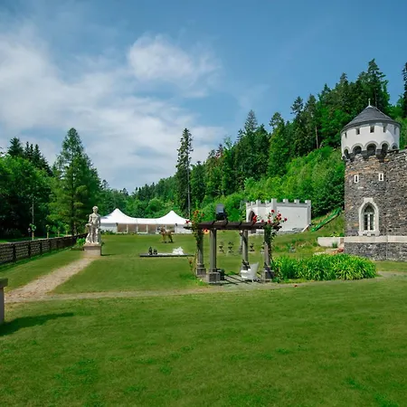 Hrad Kunzov Boutique & & Restaurant 5* Radikov