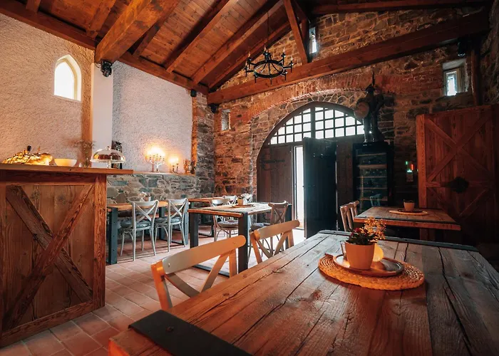Hotell Hrad Kunzov Boutique & & Restaurant Radikov